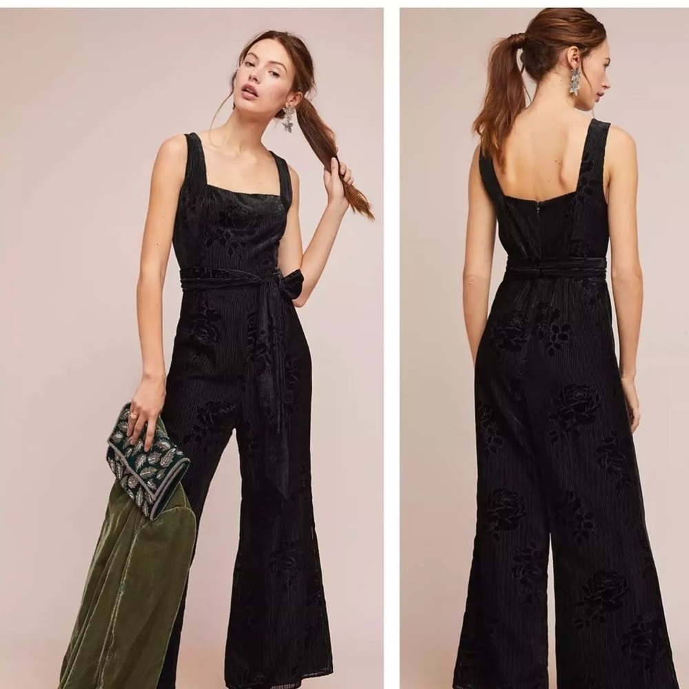 Anthropologie Moulinette Soeurs • Noir Black Velvet Jumpsuit Floral
